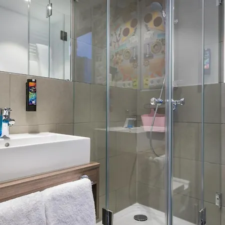 - The Niu, Welly By Ihg Szálloda 3*